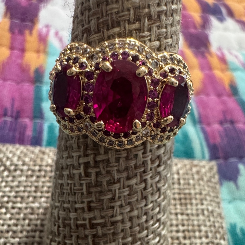 Gold and simulated Ruby corundum Ring size 6 bomb party